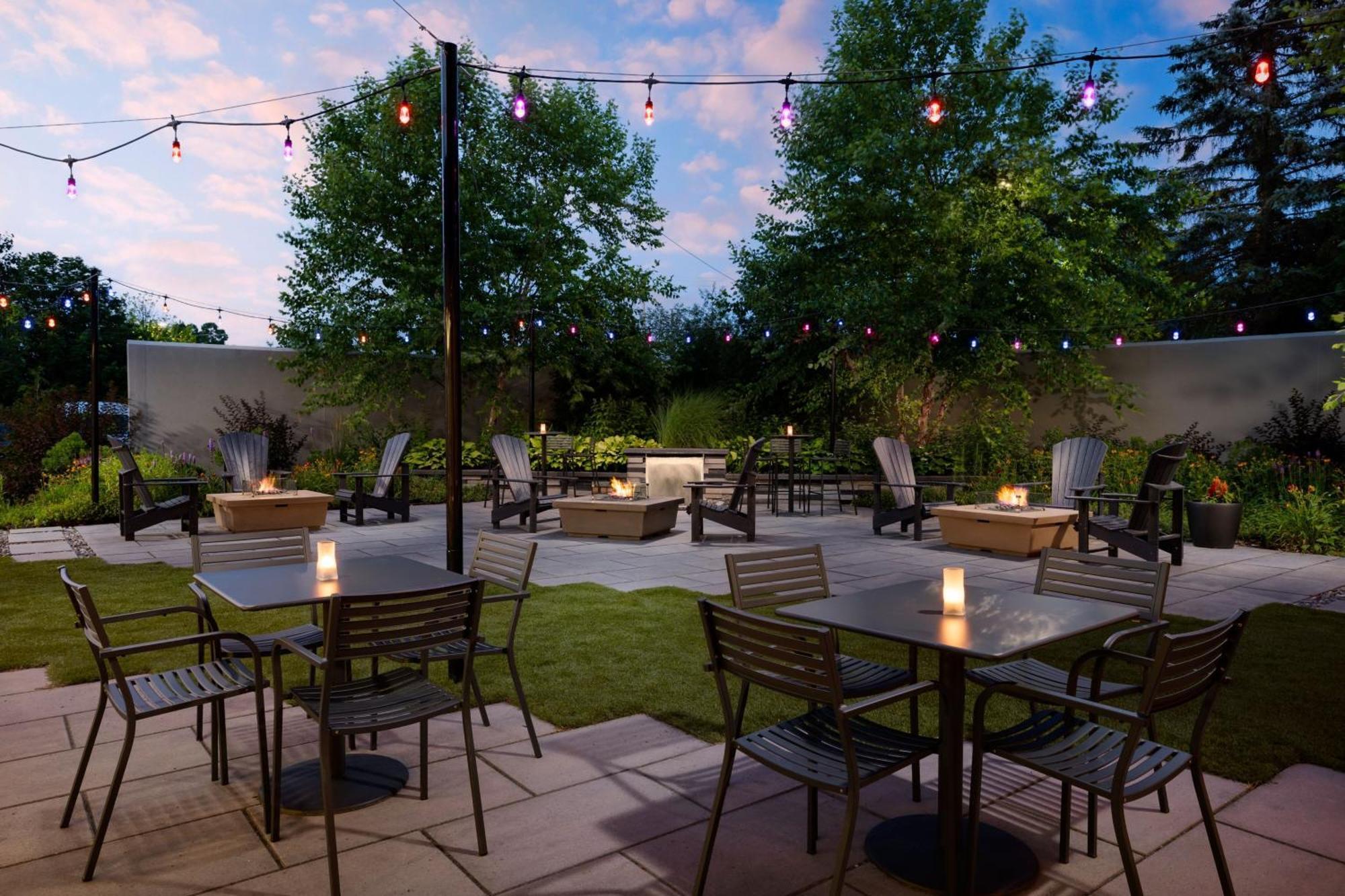 Courtyard By Marriott Concord Hotel Buitenkant foto