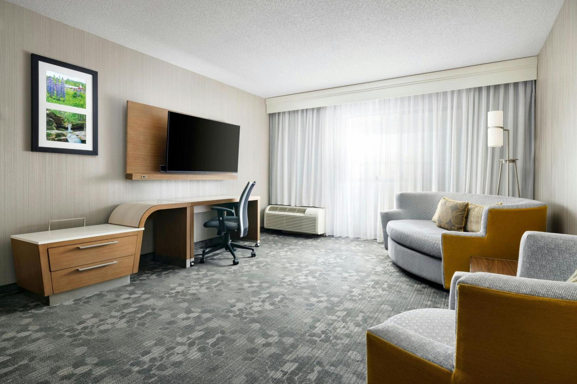 Courtyard By Marriott Concord Hotel Buitenkant foto